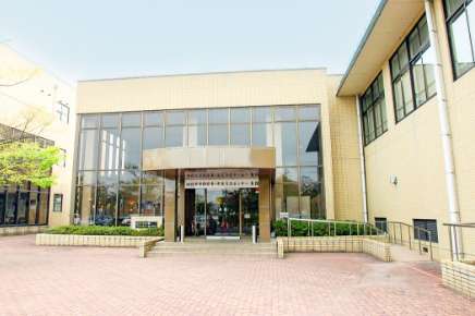 四日市市勤労者市民交流センター