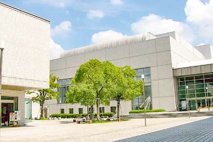 四日市市文化会館