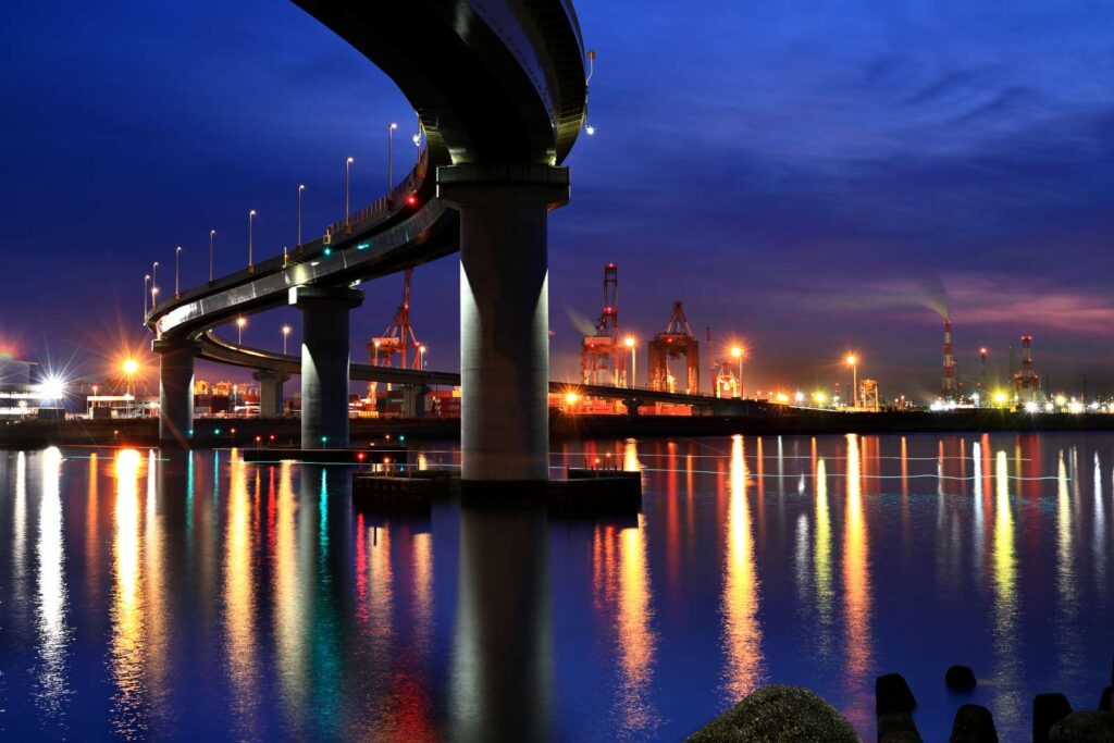 四日市・いなばポートライン橋脚下