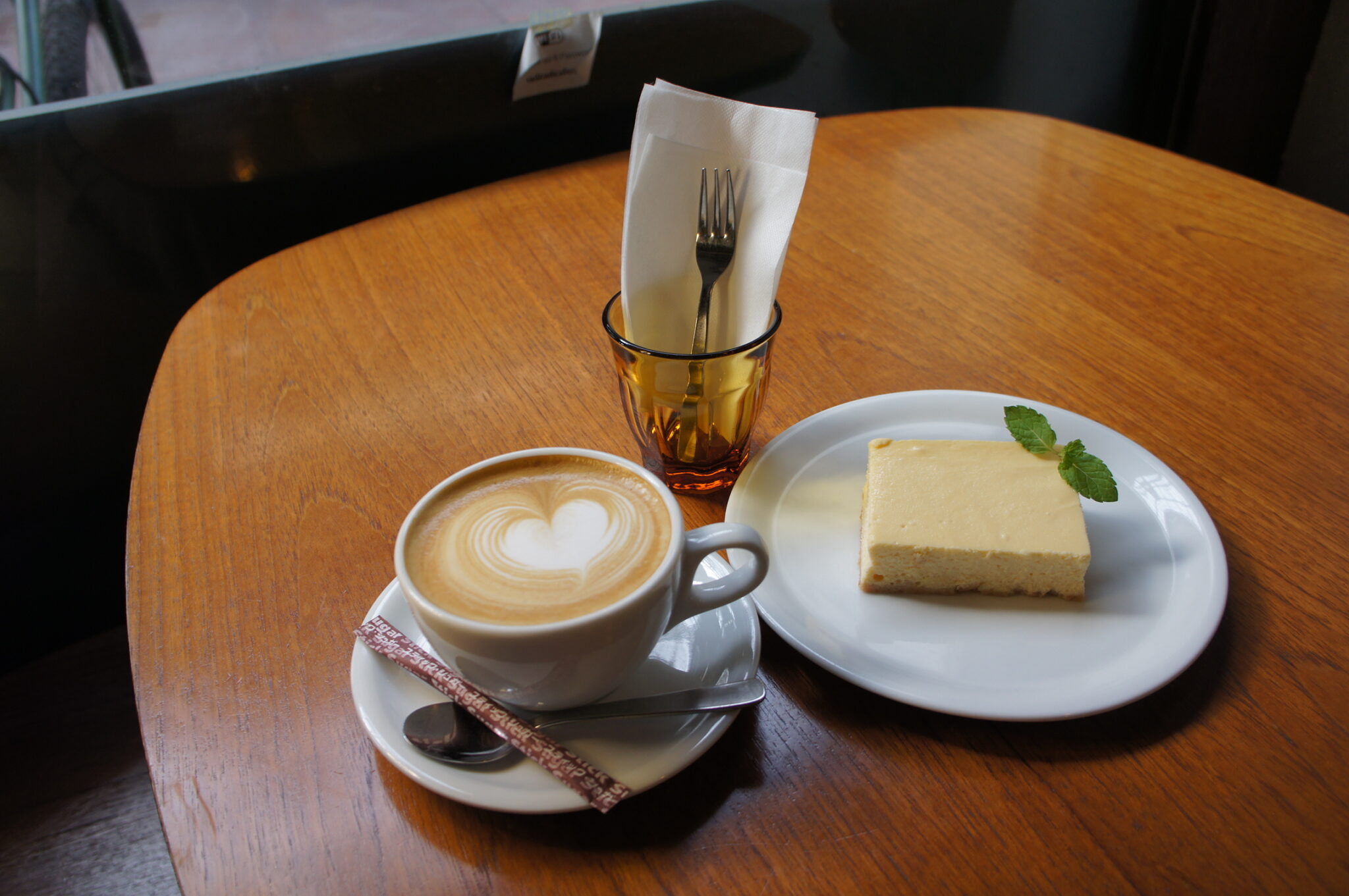 radi café apartment（ラジカフェ アパートメント）